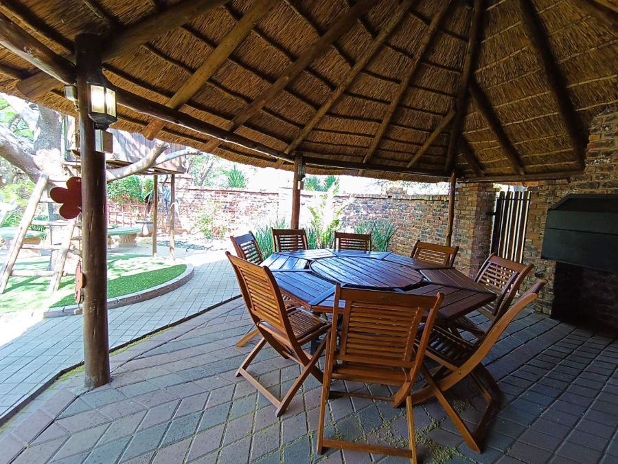 5 Bedroom Property for Sale in Langenhovenpark Free State